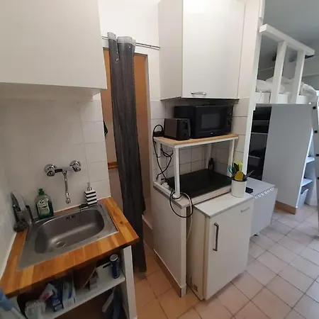 Cosy Studio Near Buttes-chamont Park Διαμέρισμα *
