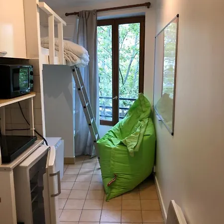 Cosy Studio Near Buttes-chamont Park *